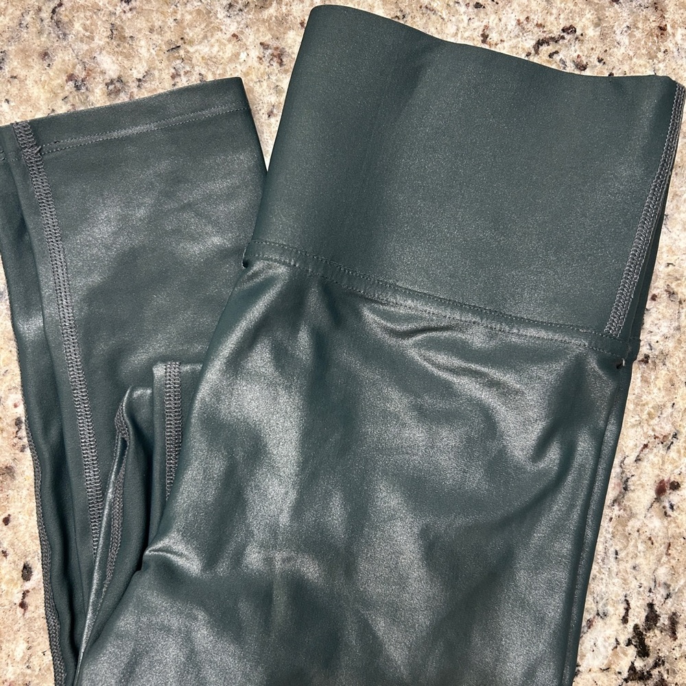 Carbon 38 Takara Shine Full Length liquid leggings safe smoky green
